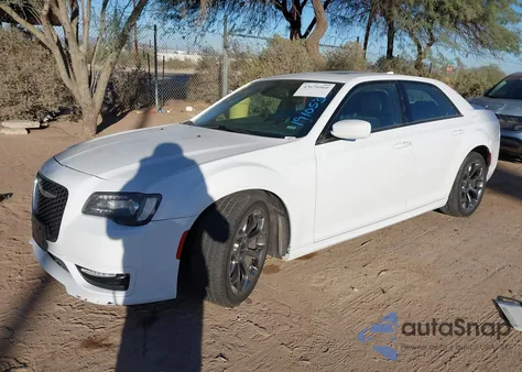 2018 Chrysler 300 из США, поврежденный, VIN 2C3CCABG0JH191053